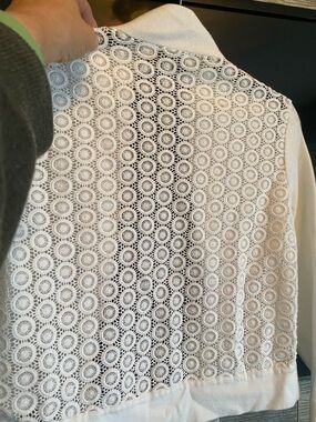 New Directions White Circular Crochet Back Blouse